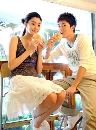 周杰倫MV女主角與吳克群穿休閑鞋共譜面包店戀曲