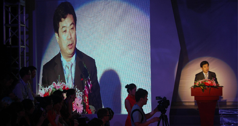 中國鞋網(wǎng)參與百屆上海鞋業(yè)皮具展會