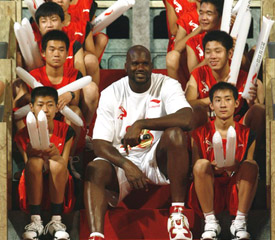 李寧籃球選秀營之全明星賽 奧胖館內(nèi)“洗桑拿”