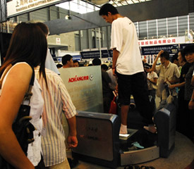 中國第一代低成本腳型測量儀投入實用