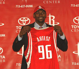 眾品牌鞋企為開拓市場(chǎng)爭(zhēng)打火箭牌