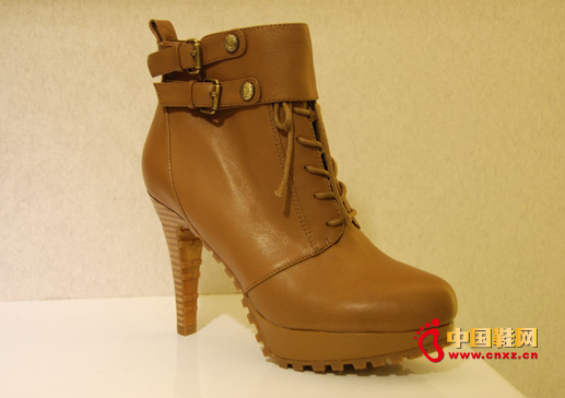 雅迪女鞋時尚,高雅女性魅力