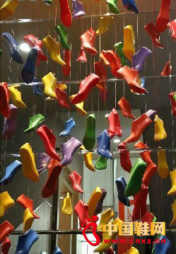 解密紅蜻蜓科技館:顛覆傳統(tǒng)制鞋工藝