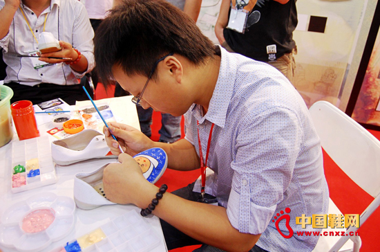 香港設計精品亮相第十四屆東莞鞋展