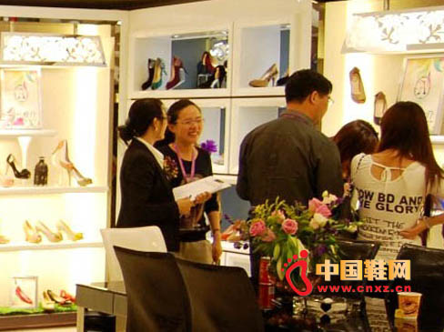 廣州雅迪女鞋2012“絢•葩”春季演示會圓滿落幕
