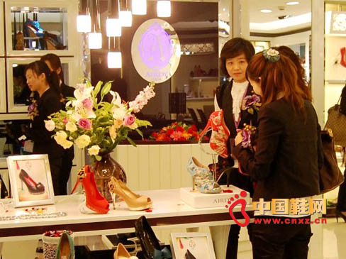 廣州雅迪女鞋2012“絢•葩”春季演示會圓滿落幕