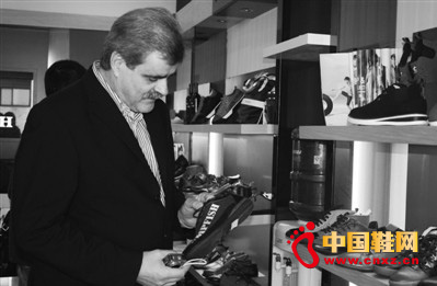 鞋款請西班牙設計師把關