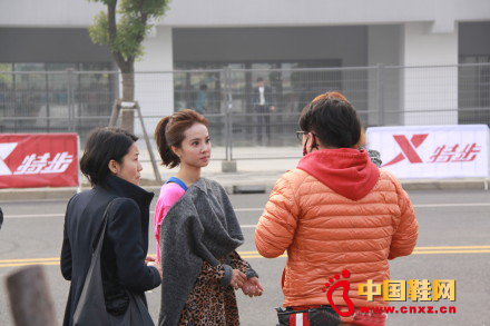 鞋企特步攜手韓庚蔡依林拍攝新季廣告