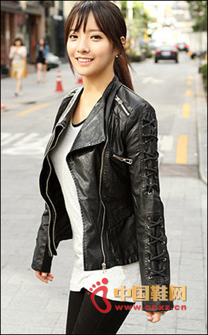 皮衣也要顛覆潮流!,多層次立體感體驗(yàn),黑色皮衣也能擁有柔美女人味