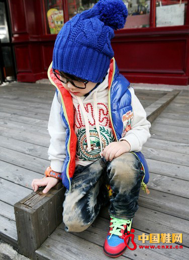 冬季童鞋流行勢(shì)力引領(lǐng)健康時(shí)尚新風(fēng)潮