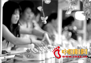 30|~δգǃͯƷИIw\IˮƽĲ㡣