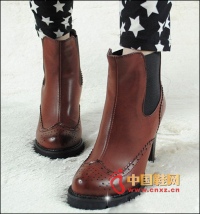 讓鞋子帶你舒適悠閑的領略每一個地方,展現(xiàn)獨特的民族風格