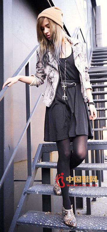 蛇皮紋路皮夾克