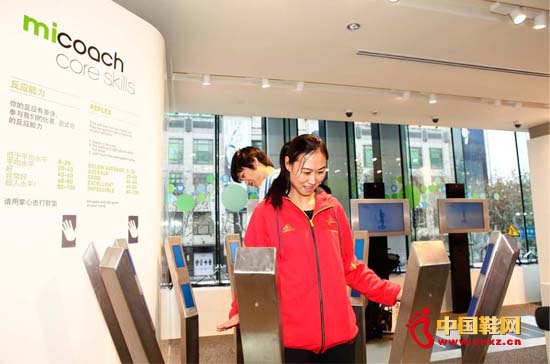 運動品牌旗艦店阿迪達(dá)斯上海品牌中心“魔方”盛大開幕(3)