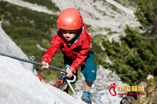 阿迪達斯2012兒童戶外鞋服新品(4)