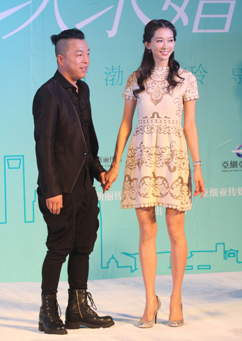 黃渤新戲為搭林志玲穿增高鞋 身高不及女伴壓力大