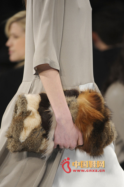 BCBG Max Azria2012ﶬAƤݟ֚wͬɫƴ׌@ð|иͻ