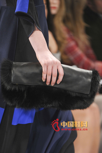 BCBG Max Azria@{AĴ̖ð׌Ě