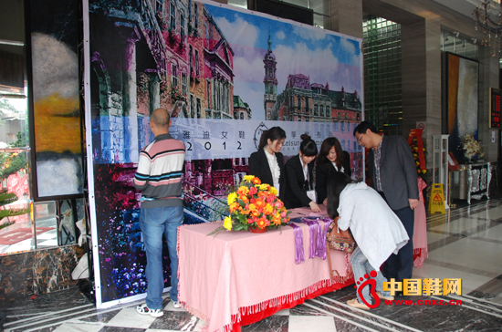 雅迪2012夏季新品發(fā)布會(huì)圓滿落幕(1)