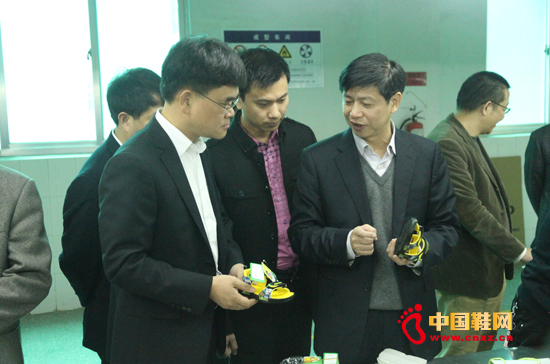 晉江領導走訪卡西龍(2)