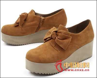 輕盈蝴蝶結小牛皮厚底松糕單鞋