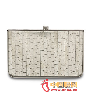 銀白色金屬質(zhì)感手拿包