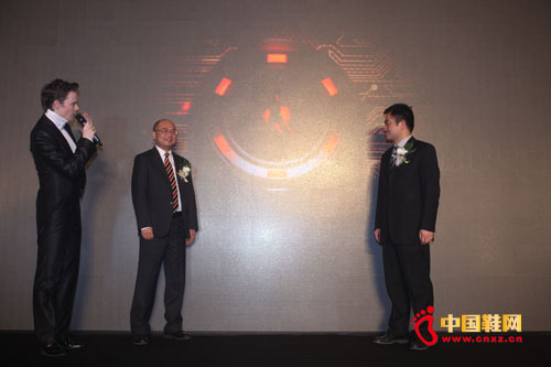 黃濤和張慶輝兩位領導正式啟動本屆大賽