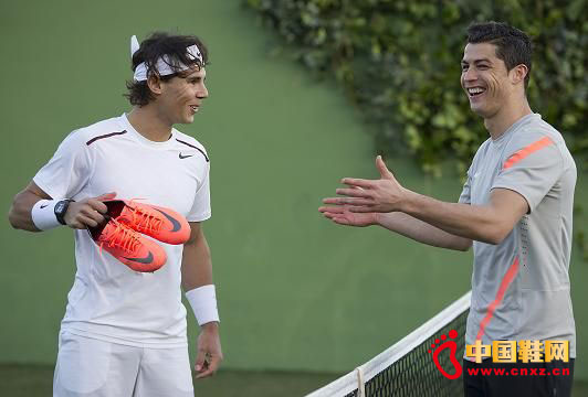 耐克品牌攜手C羅和納達爾代言新戰靴