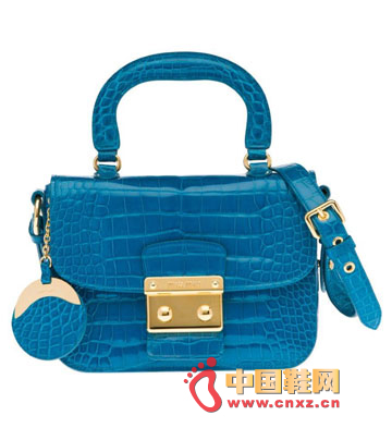 藍色款翻蓋手袋