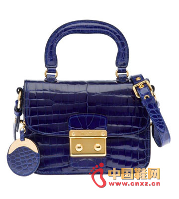 深藍色翻蓋手袋