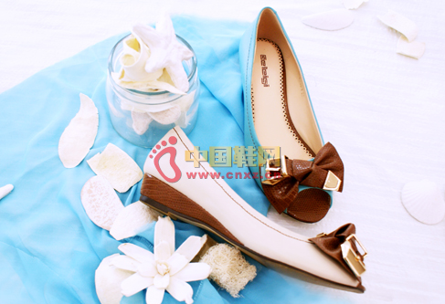 ~͸͸¶Ů˵ċǹɫbcͯļ