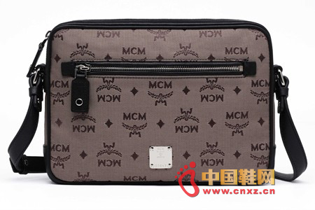 MCM斜挎包