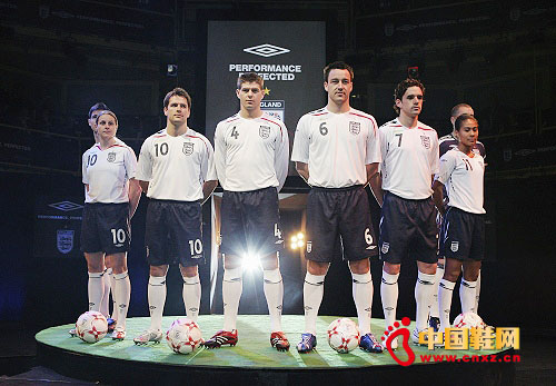 (UMBRO) ?q)ӢУ?/></a>
                        <p>
	ЇЬW(wng)-ƷƄ(dng)B(ti)߀Ѓ2012Wޱ\(bio)ِҪ_茣һ(g)÷зГP(yng)P(yng)Ϣȼc(din)Ӣ\(yn)(dng)Ǉ(du)ٷָ\(yn)(dng)(yng)̣1924Ӣ࿤

	

	Ϳ˾Ӌ(j)2013ǰƷCole HaanͿ20082.85|ӢIM(jn)Sports Direct</p>
                    </li>
                                         <li>
                        <b class=