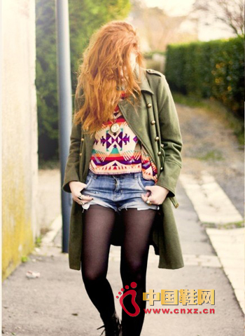 五顏六色的針織衫