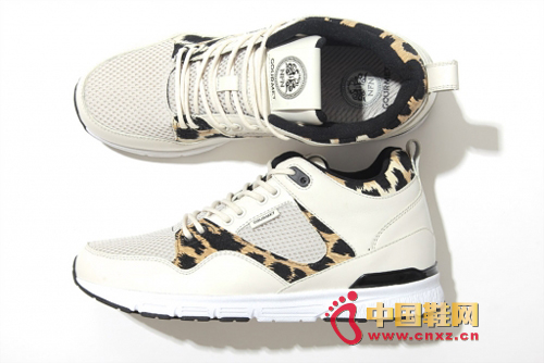 豹紋元素搭配白色