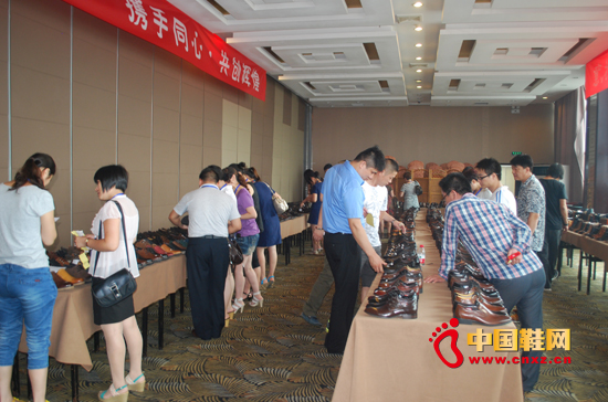 老爺車2012年秋冬新品發布會現場2