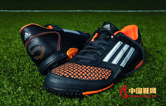 阿迪達斯全新Free Football X-ite