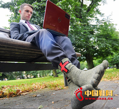 瑞士公司研制出能當鞋穿的襪子1