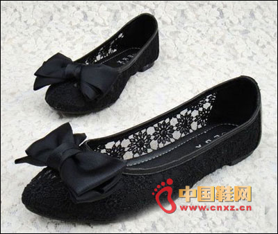 大蝴蝶結(jié)黑色公主鞋