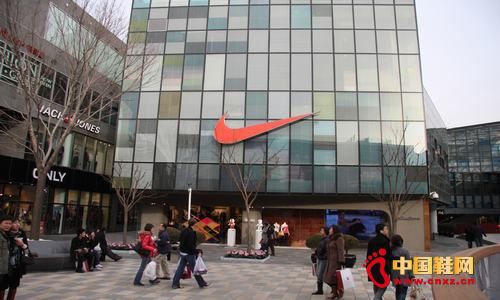 耐克中國區(qū)銷售疲軟折射行業(yè)高庫存