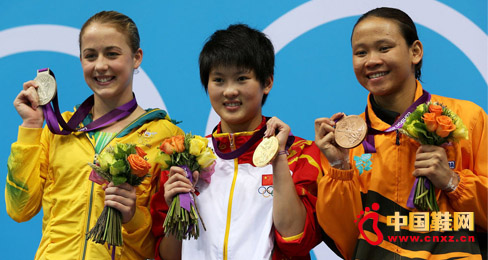 安踏“冠軍龍服”再攜陳若琳奪冠10米跳臺