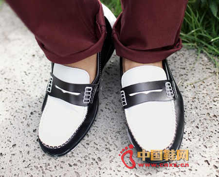 優(yōu)雅時尚配色的便鞋,柔軟的皮質(zhì),優(yōu)雅的配色,簡潔干凈