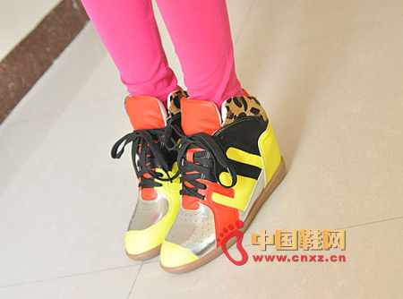 嘻哈范兒拼色圓頭系帶內(nèi)增高坡跟鞋