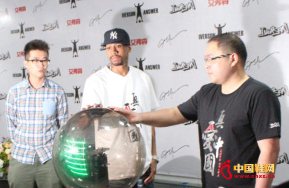 籃球巨星艾弗森來華正式加盟同名品牌